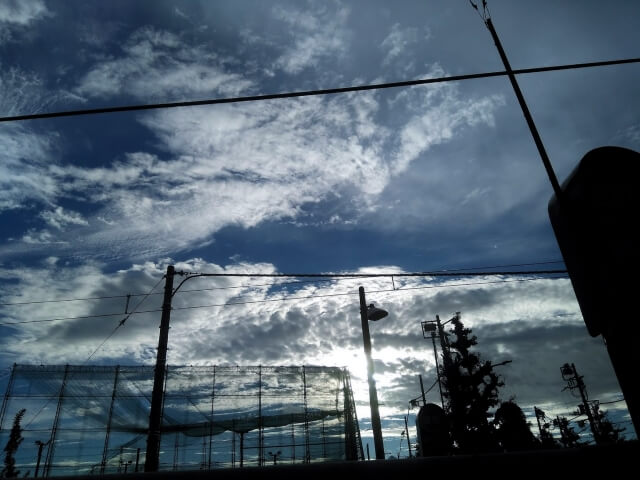 日の出前の練習で注意したい照明の明るさ